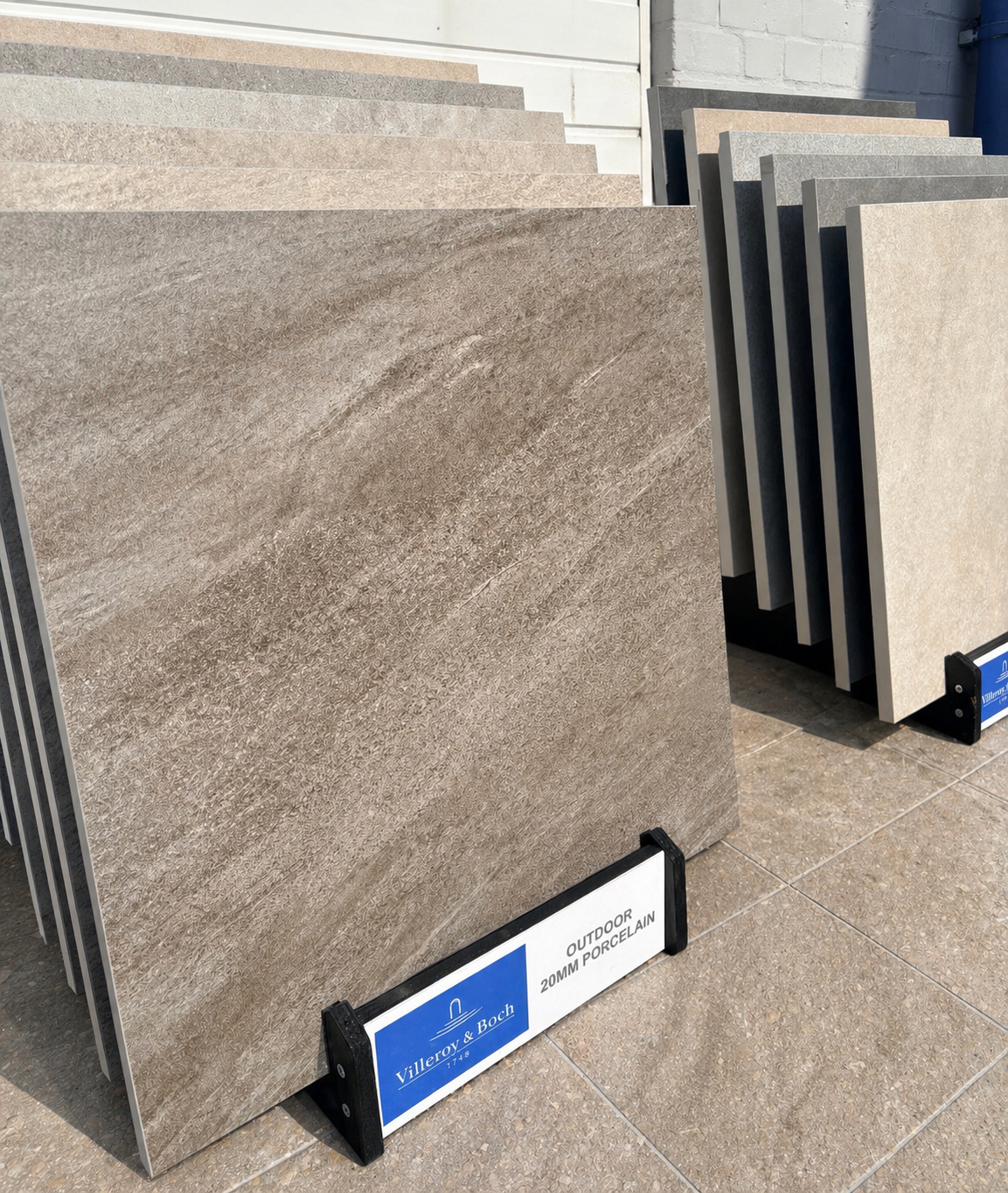 Villeroy & Boch outdoor tile stand @ damans